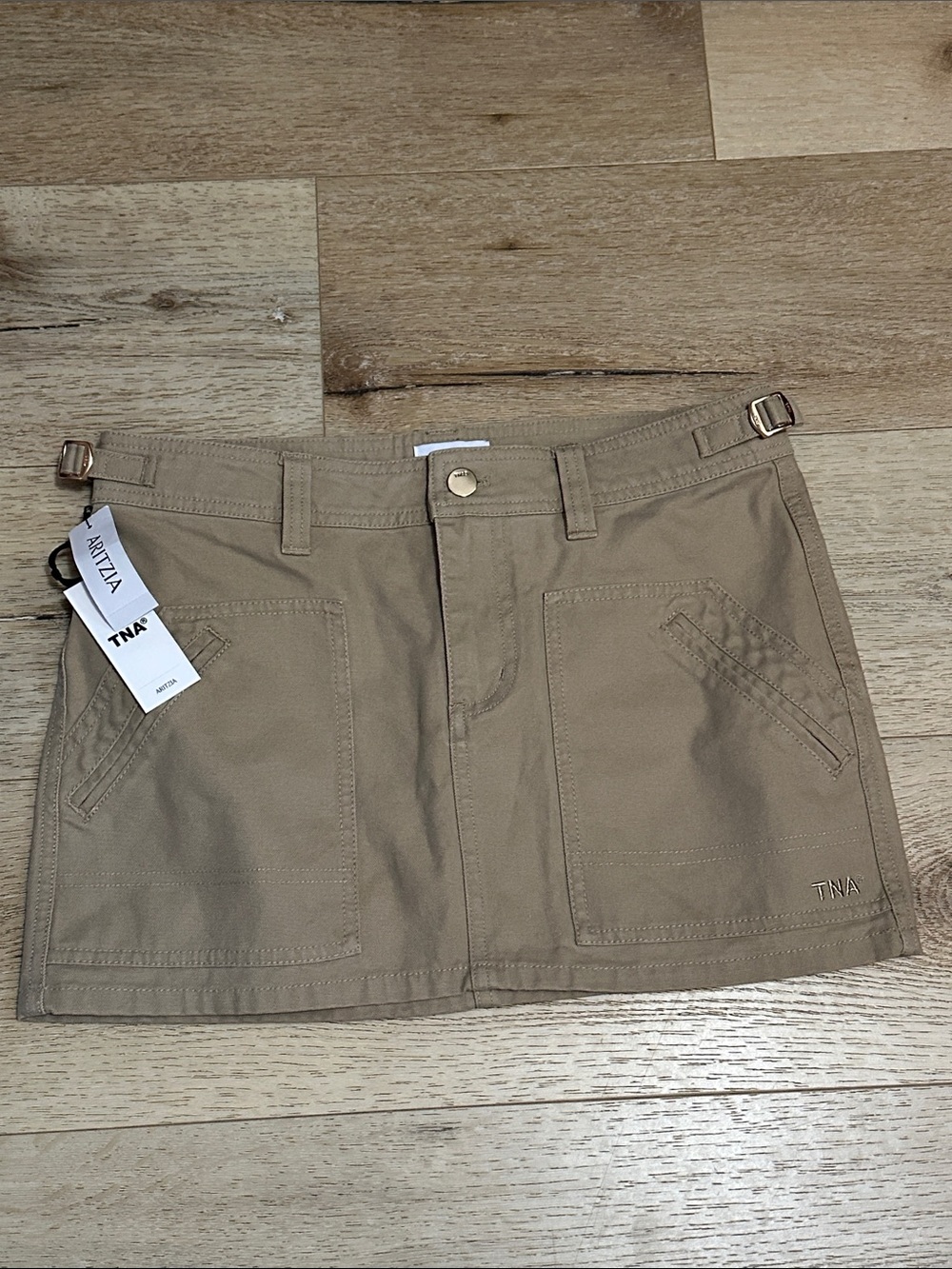 NWT Aritzia TNA Tan Utility Mini Skirt with Front Pockets